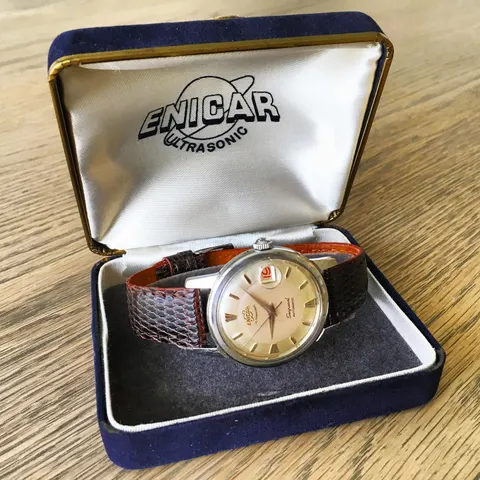 Seapearl from 1957 with a red date ring in an Enicar Ultrasonic box